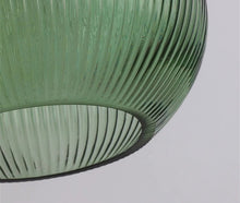 Cargar imagen en el visor de la galería, Lámpara portátil de mesa Milán verde