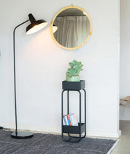 Cargar imagen en el visor de la galería, Portátil de Pie Orion – Base de Mármol Negro y Pantalla Galponera | Rosca E27