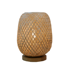 Cargar imagen en el visor de la galería, Lámpara de mesa Tejida - Bambú con base de madera