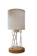 Cargar imagen en el visor de la galería, Lámpara de mesa Nápoles  con pantalla de tela, metal y madera