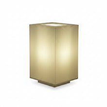 Cargar imagen en el visor de la galería, Portátil kube box blanca 22cm de altura impresión 3D