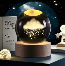 Cargar imagen en el visor de la galería, Veladora Decorativa Esfera de Cristal, Base de Madera Ficha USB Luz Calida o RGB