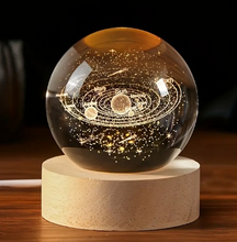 Cargar imagen en el visor de la galería, Veladora Decorativa Esfera de Cristal, Base de Madera Ficha USB Luz Calida o RGB