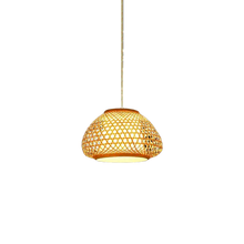 Cargar imagen en el visor de la galería, Lámpara colgante Lisboa de ratán 40 cm – Estilo natural y cálido