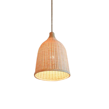 Cargar imagen en el visor de la galería, Lámpara colgante Praga de ratán 35 cm – Estilo natural y cálido