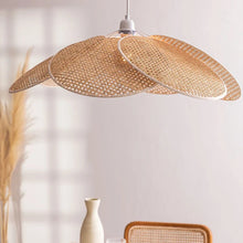 Cargar imagen en el visor de la galería, lámpara luminaria colgante ratán magnolia