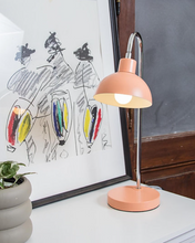 Cargar imagen en el visor de la galería, Lámpara de Escritorio Portátil Kalo - Metal lila o salmón,  Diseño Moderno