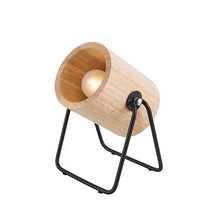 Cargar imagen en el visor de la galería, luminaria portátil de madera y metal con forma de cañon