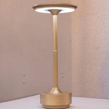 Cargar imagen en el visor de la galería, luminaria mesa portátil recargable  dorada luz led