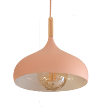 Cargar imagen en el visor de la galería, Colgante Nórdico Rosa - Aluminio y madera