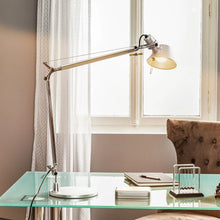 Cargar imagen en el visor de la galería, Lámpara Tolomeo Portátil de Mesa | Escritorio Articulada
