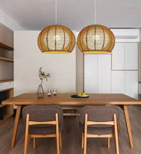 Cargar imagen en el visor de la galería, Colgante Viena Hilo Rattán  Redondo Con Globo Adentro Mas Pequeño 36cm E27
