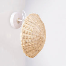 Cargar imagen en el visor de la galería, Luminaria Aplique de pared Boshi | Ratán natural | 30 cm
