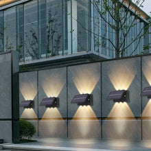 Cargar imagen en el visor de la galería, Aplique bidireccional solar de pared LED exterior IP66 6 leds 840LM recargable con panel solar
