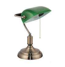 Cargar imagen en el visor de la galería, Lámpara banquero tulipa verde y base bronce sobre fondo blanco
