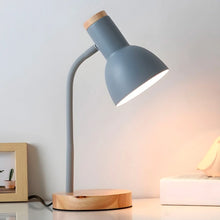 Cargar imagen en el visor de la galería, portátil de escritorio gris con cuello flexible, madera y metal, luz dirigible E27
