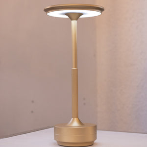 luminaria mesa portátil recargable  dorada luz led 