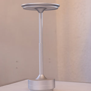luminaria mesa portátil recargable plateada dorada luz led 